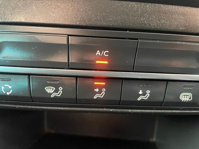 Used Vauxhall Combo Edition 100 HP (73 kW) 2019 White MPV