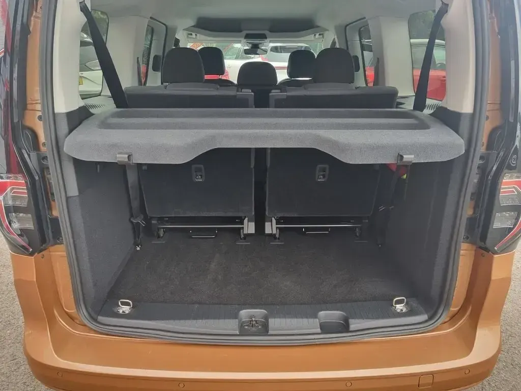 Used VW Caddy Maxi S 122 HP (89 kW) 2024 Bronze MPV