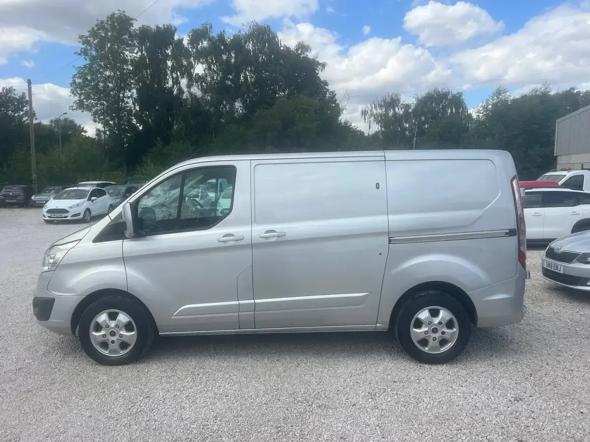Used Ford Transit Custom Limited 130 HP (95 kW) 2016 Silver Van
