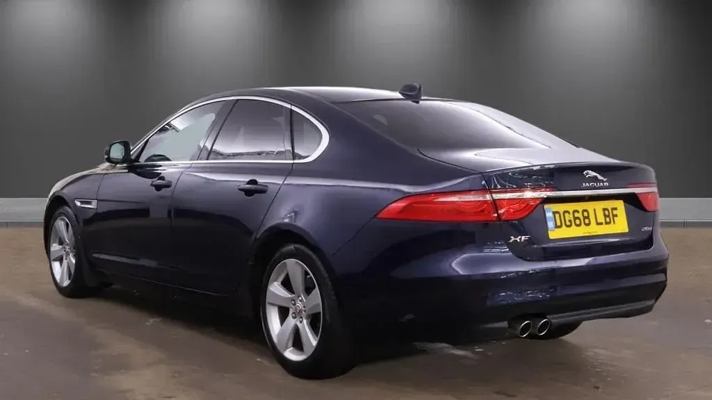 Used Jaguar XF Portfolio 180 HP (132 kW) 2018 Blue Sedan