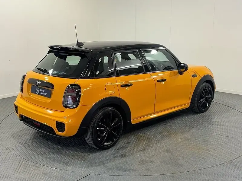 Usado Mini Cooper Hatch 2015 Naranja Utilitario