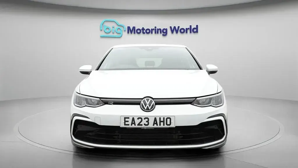 Used VW Golf VIII R-line 150 HP (110 kW) 2023 White Hatchback
