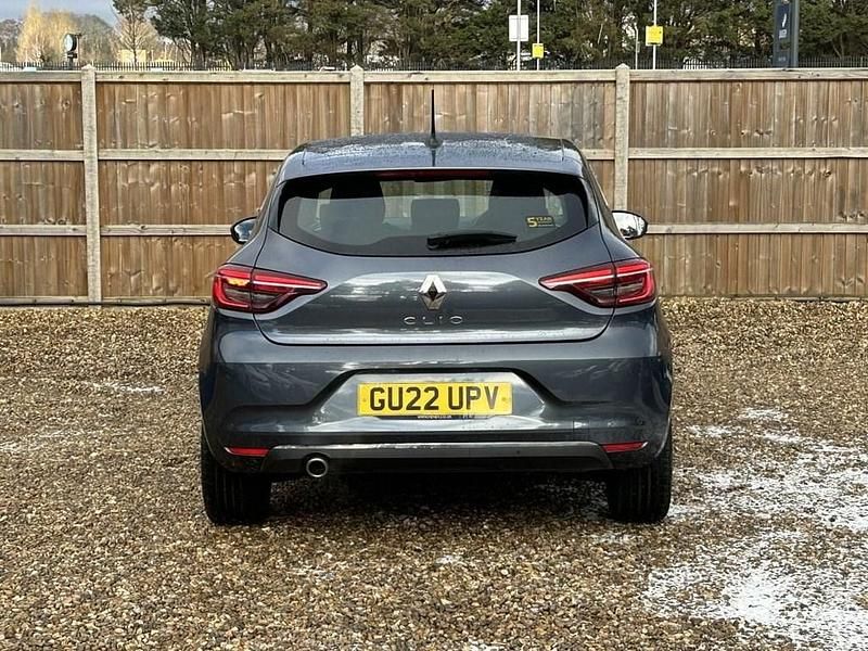 Used Renault Clio V SE 90 HP (66 kW) 2022 Grey Hatchback