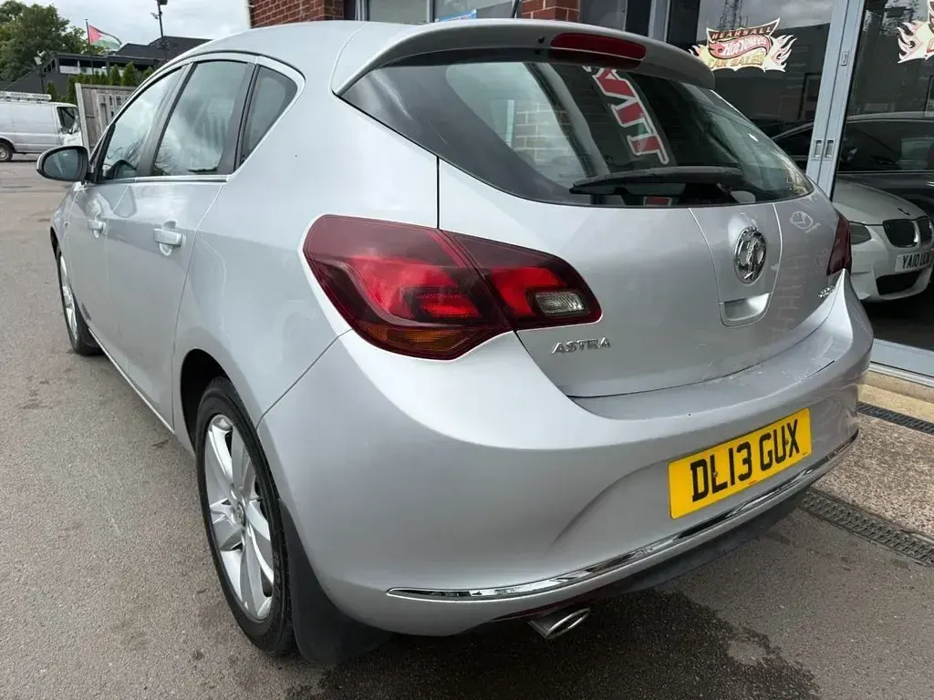 Used Vauxhall Astra SRi 165 HP (121 kW) 2013 Silver Hatchback