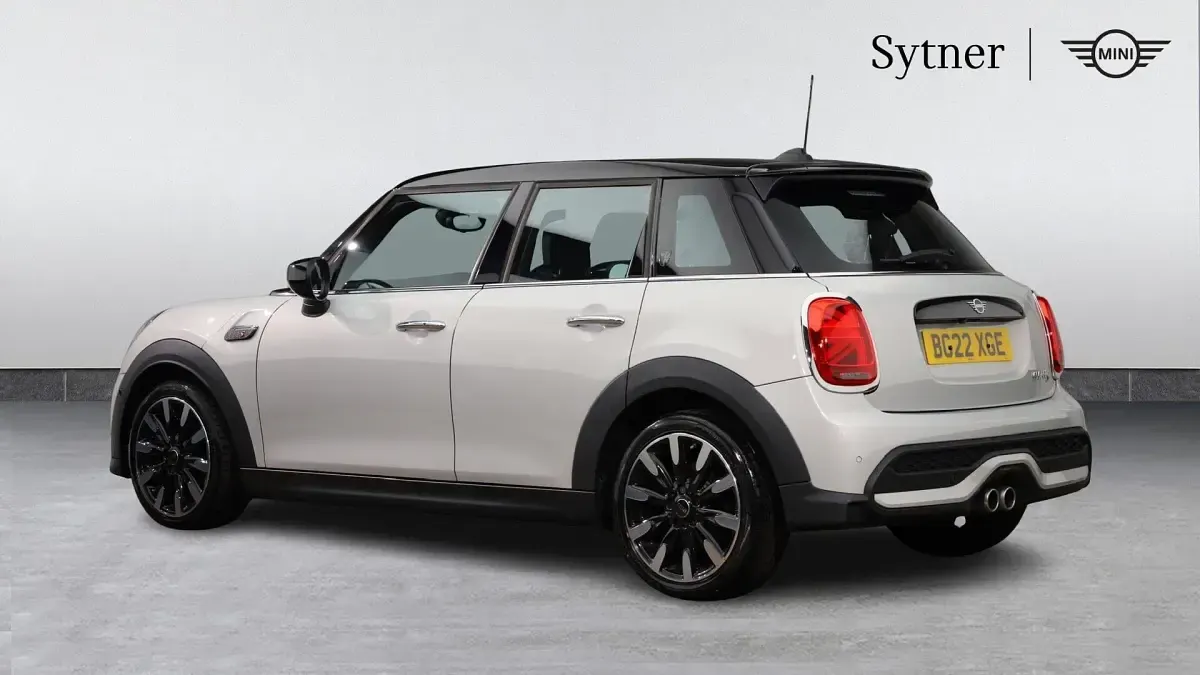 Gebraucht Mini Cooper S Exclusive 176 PS (129 kW) 2022 Silber Kleinwagen