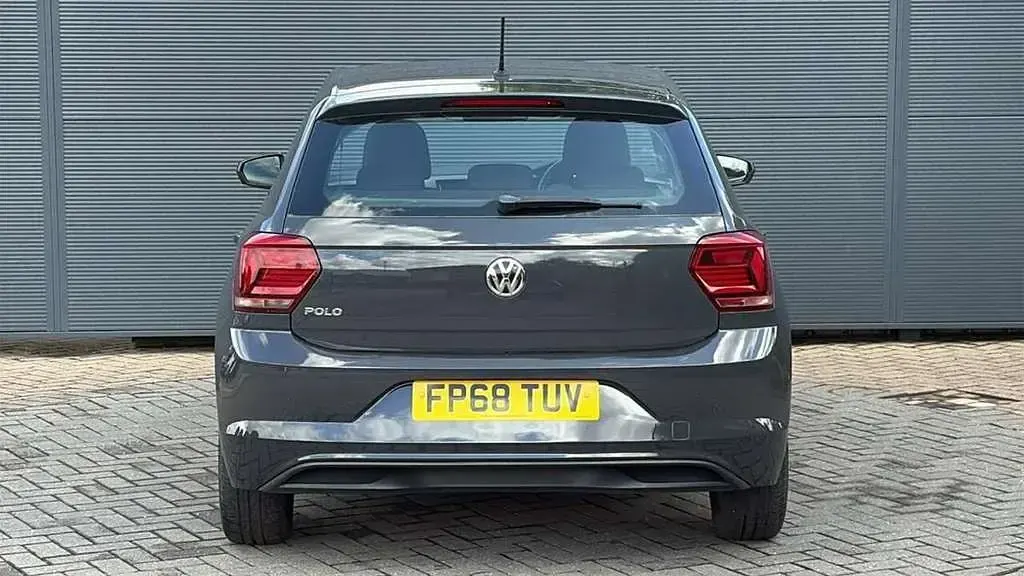 Used VW Polo SE 94 HP (69 kW) 2018 Grey Hatchback