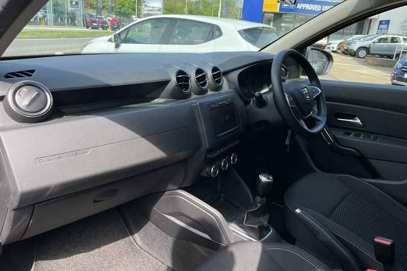 Second-hand Dacia Duster Comfort 115 CP (84 kW) 2019 Albastru SUV