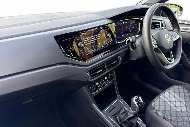 Used VW Polo R-line 95 HP (69 kW) 2024 Red Hatchback