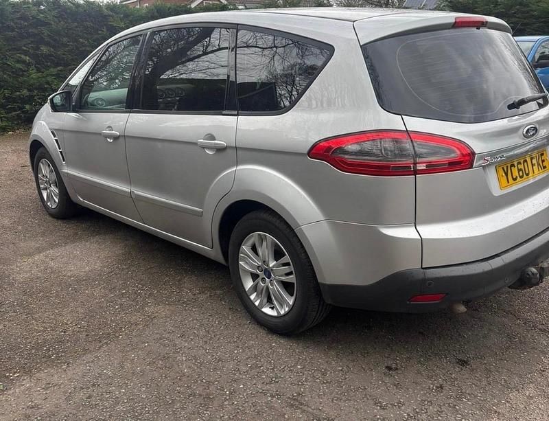 Used Ford S-MAX Zetec 140 HP (102 kW) 2010 Silver MPV