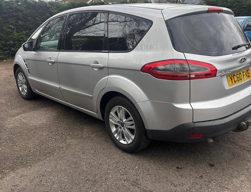 Used Ford S-MAX Zetec 2010 Silver MPV