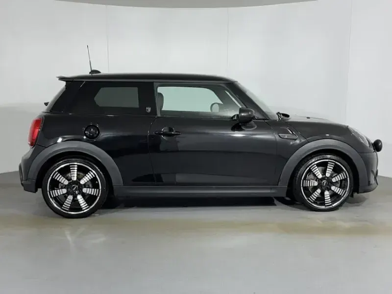 Used Mini Cooper S Exclusive 176 HP (129 kW) 2021 Black Hatchback
