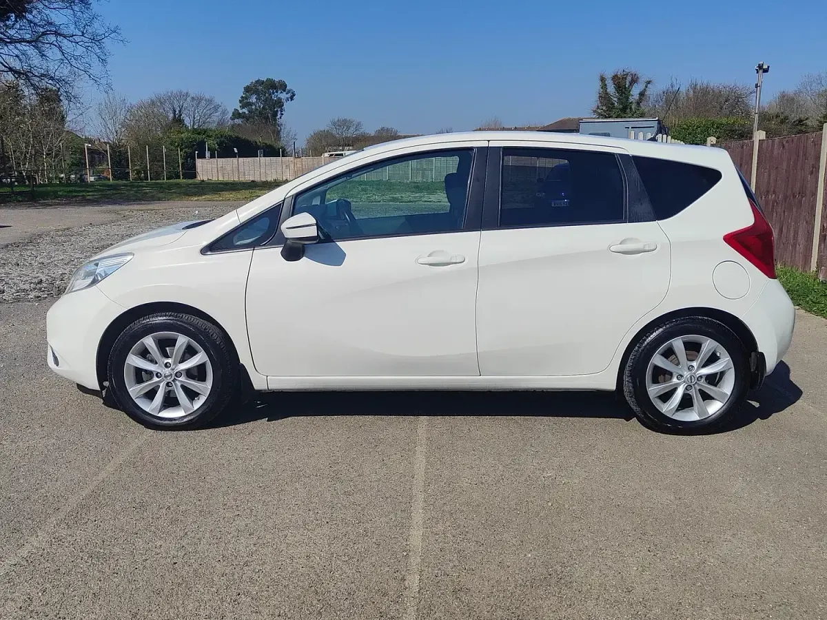 Used Nissan Note Acenta Premium 98 HP (72 kW) 2015 White Hatchback