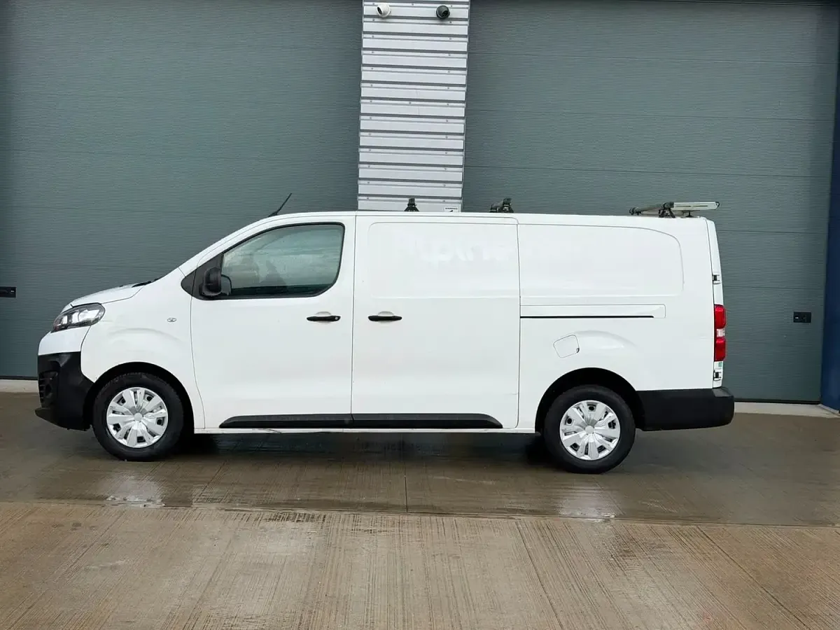 Used Citroën Dispatch 2019 White MPV