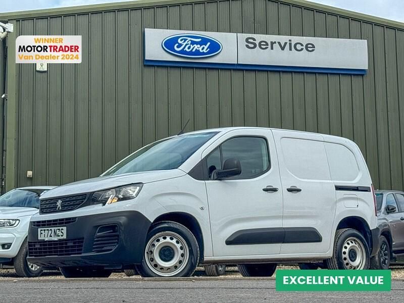 Used Peugeot Partner Premium 131 HP (96 kW) 2023 White MPV