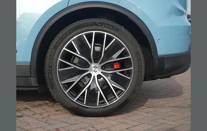 New Porsche Macan 374 kW (509 HP) 2025 Blue SUV