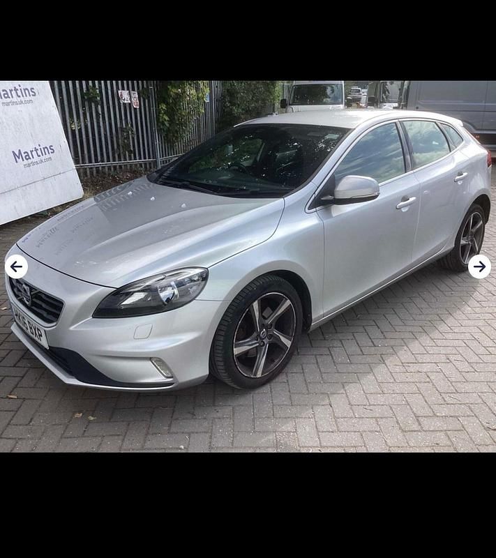 Silver Used 2016 Volvo V40 R-Design Estate | £6,989 (Good price) - Image 1/4