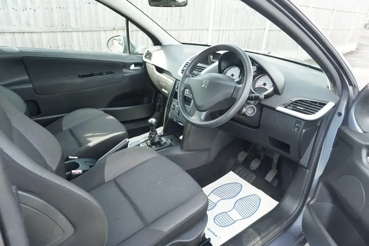 Used Peugeot 207 S 95 HP (69 kW) 2010 Grey Hatchback