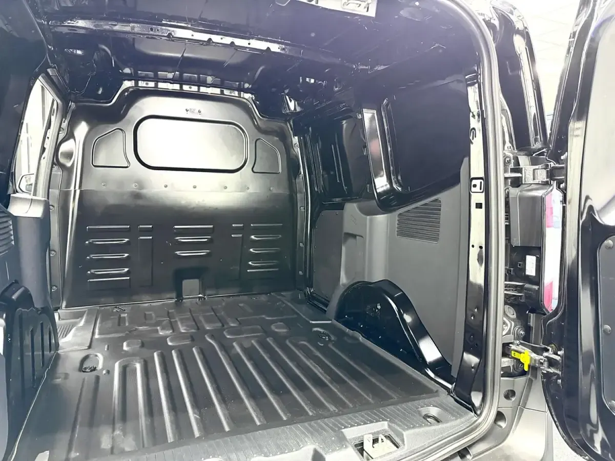 Used Ford Transit Limited 125 HP (91 kW) 2024 Black Van