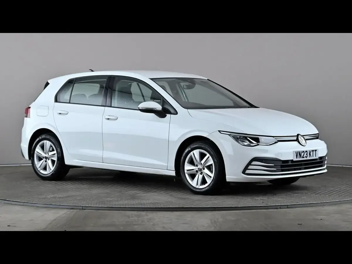 Used VW Golf VIII Life 150 HP (110 kW) 2023 Hatchback