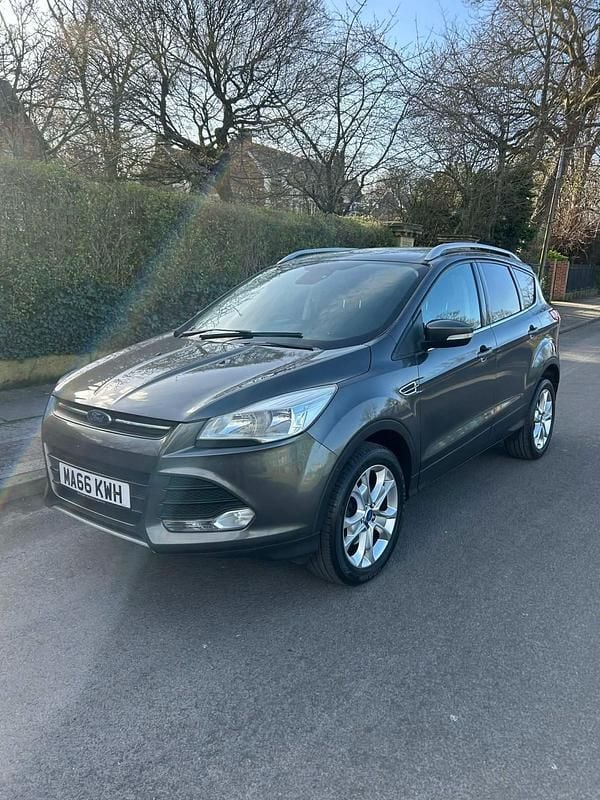 Used Ford Kuga Zetec 150 HP (110 kW) 2016 Grey SUV