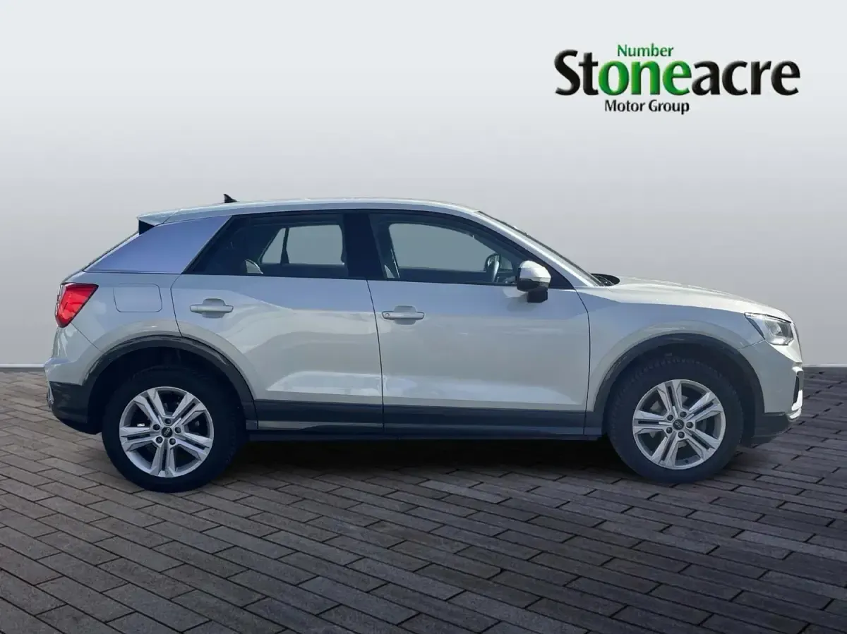 Usado Audi Q2 Sport 150 HP (110 kW) 2023 Prateado SUV