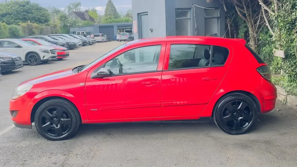Second-hand Vauxhall Astra 2008 Roșu Hatchback