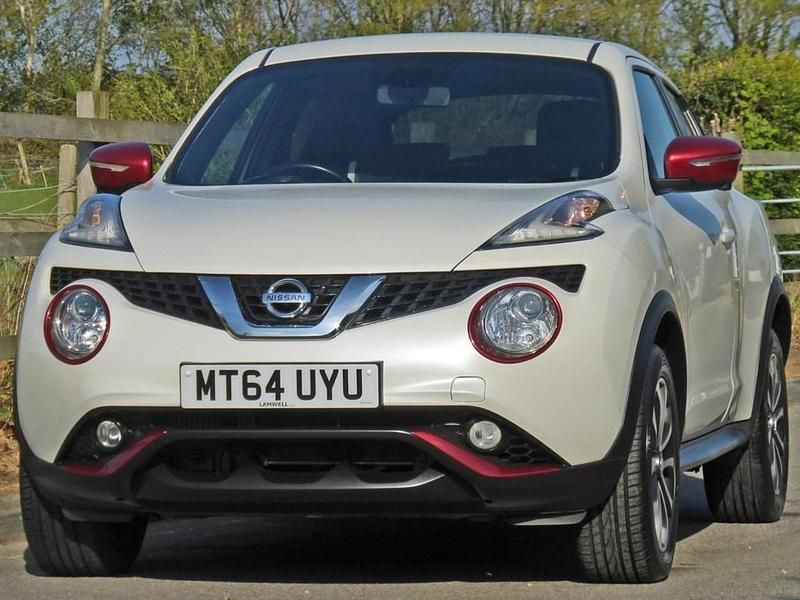 Pearl white metallic Used 2014 Nissan Juke Tekna SUV | £8,995 (Expensive) - Image 1/2