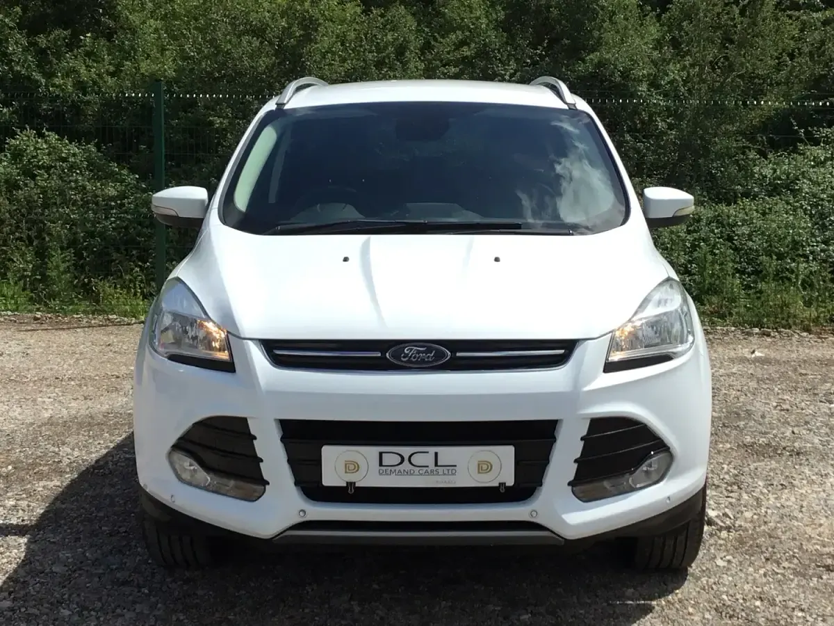 Used Ford Kuga Titanium 150 HP (110 kW) 2016 White SUV