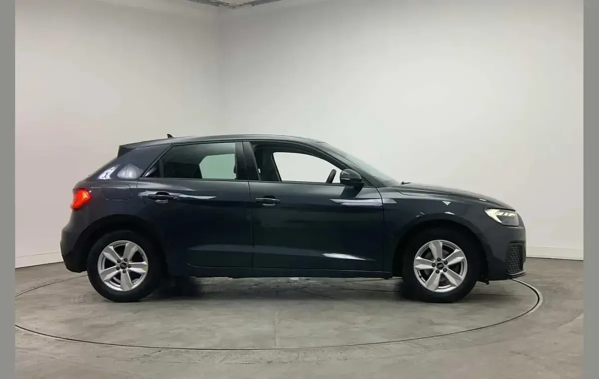 Gebraucht Audi A1 Design 94 PS (69 kW) 2023 Grau SUV