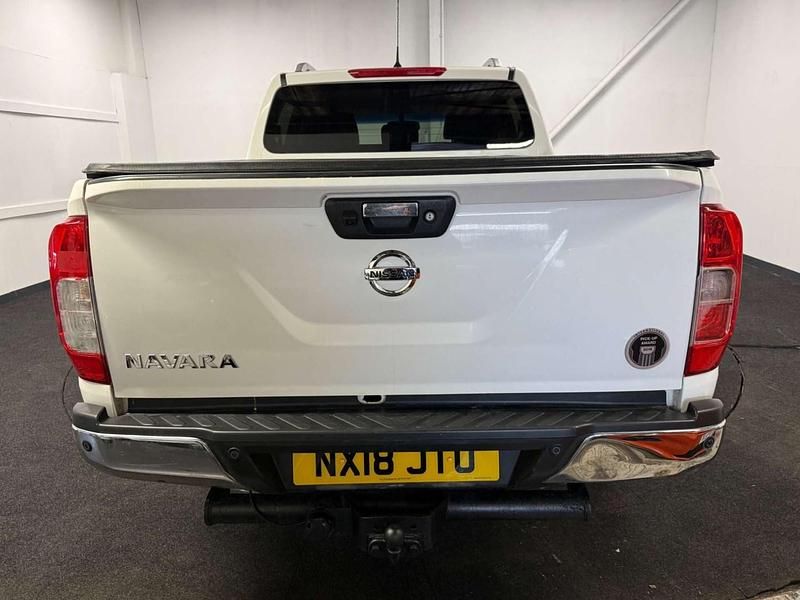 Used Nissan Navara Tekna 2018 White Pickup