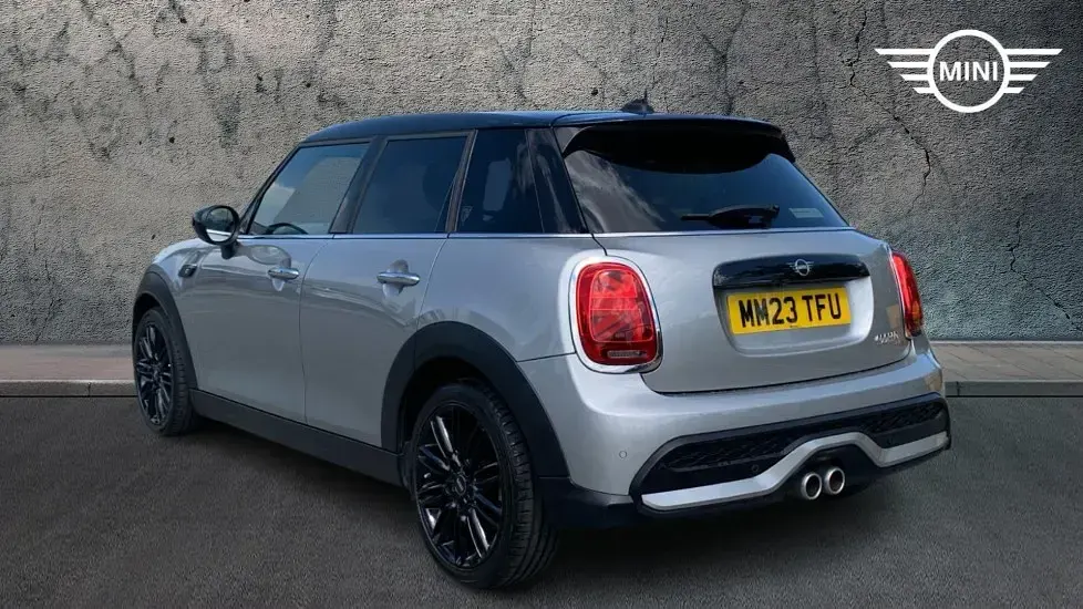Used Mini Cooper S Exclusive 176 HP (129 kW) 2023 Silver Hatchback