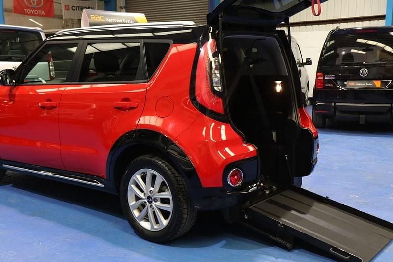 Used Kia Soul 134 HP (98 kW) 2018 Red SUV