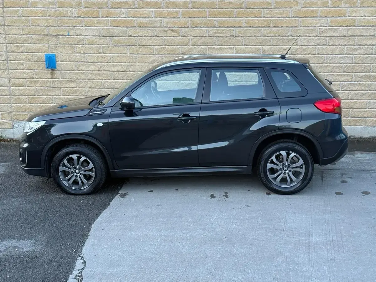 Used Suzuki Vitara SZ4 120 HP (88 kW) 2017 Black SUV