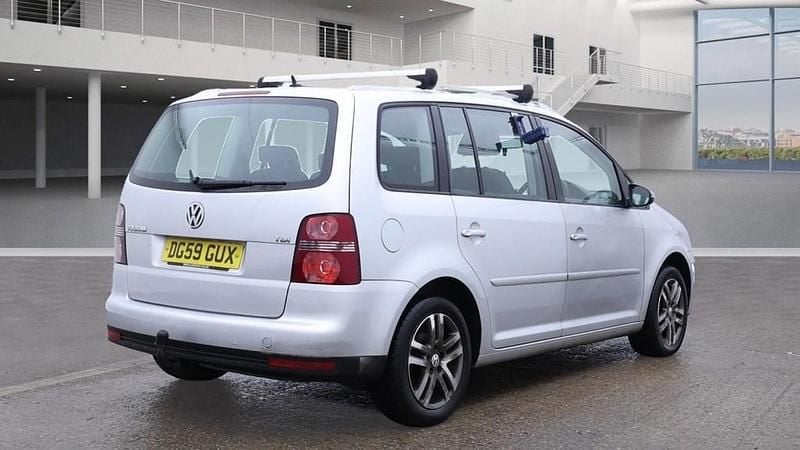 Used VW Touran SE 105 HP (77 kW) 2009 Silver MPV