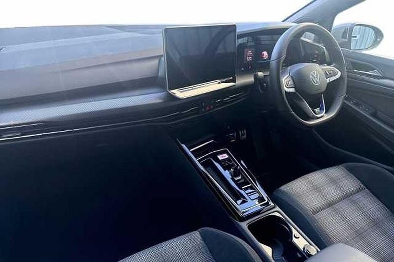 New VW Golf VIII 272 HP (200 kW) 2025