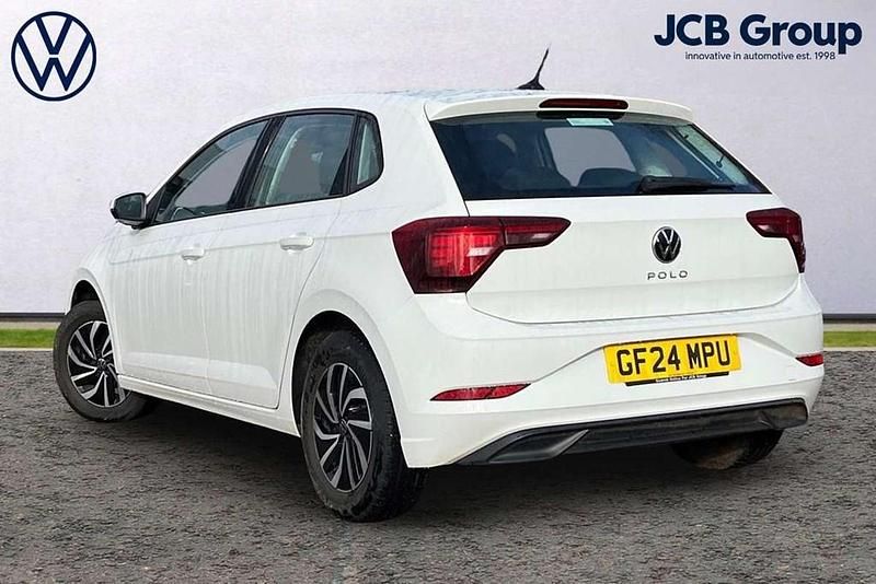 Used VW Polo Life 95 HP (69 kW) 2024 White Hatchback