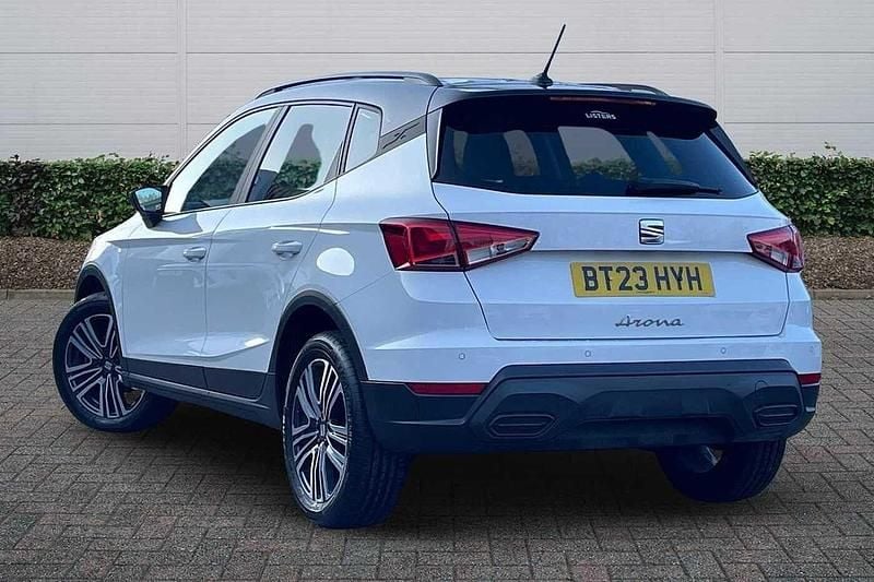 Used Seat Arona SE 2023 White SUV