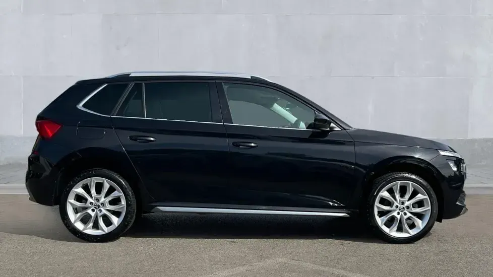 Used Skoda Kamiq SE L 110 HP (80 kW) 2021 Magic black SUV