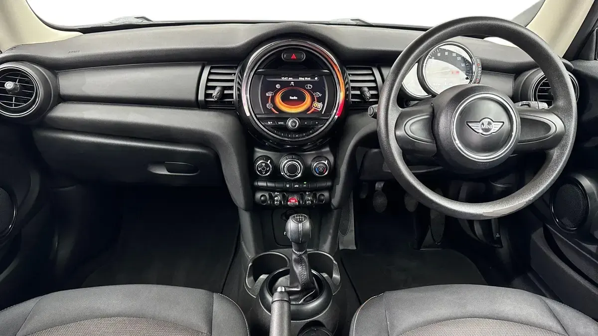 Begagnad Mini ONE Hatch 101 HK (74 kW) 2017 Grå Halvkombi