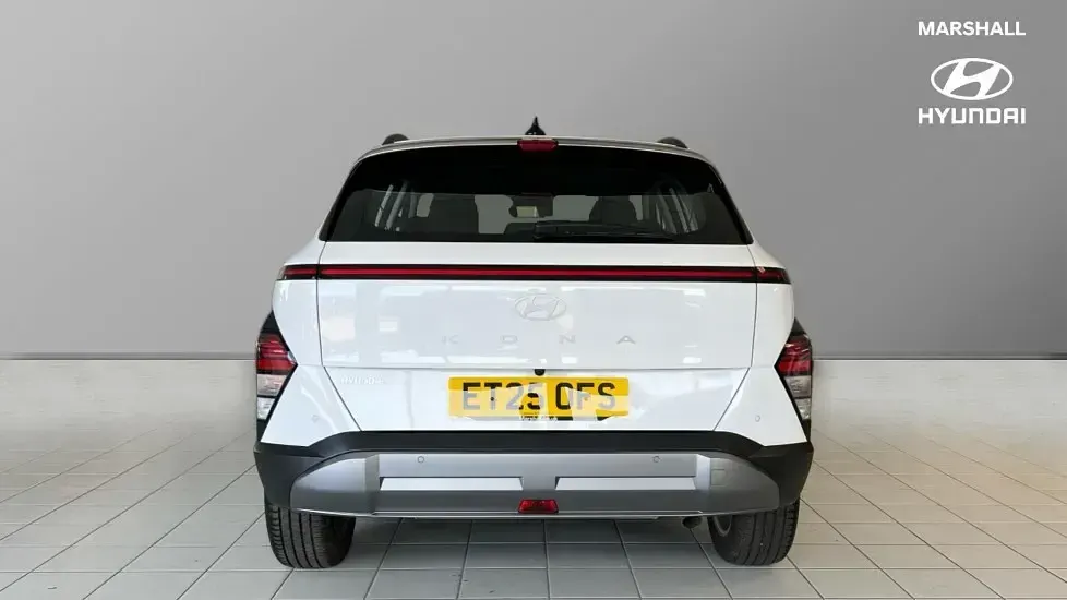 Used Hyundai Kona Advanced 138 HP (101 kW) 2025 White SUV