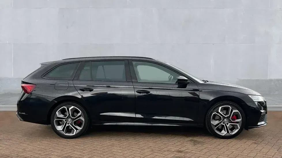 Used Skoda Octavia vRS 200 HP (147 kW) 2023 Black magic pearl effect Estate