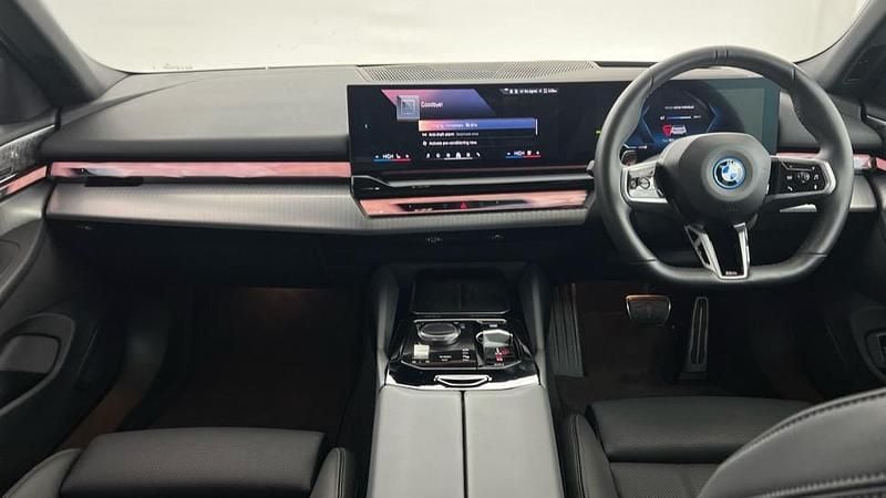 Used BMW i5 M Sport 246 kW (335 HP) 2023 White Sedan