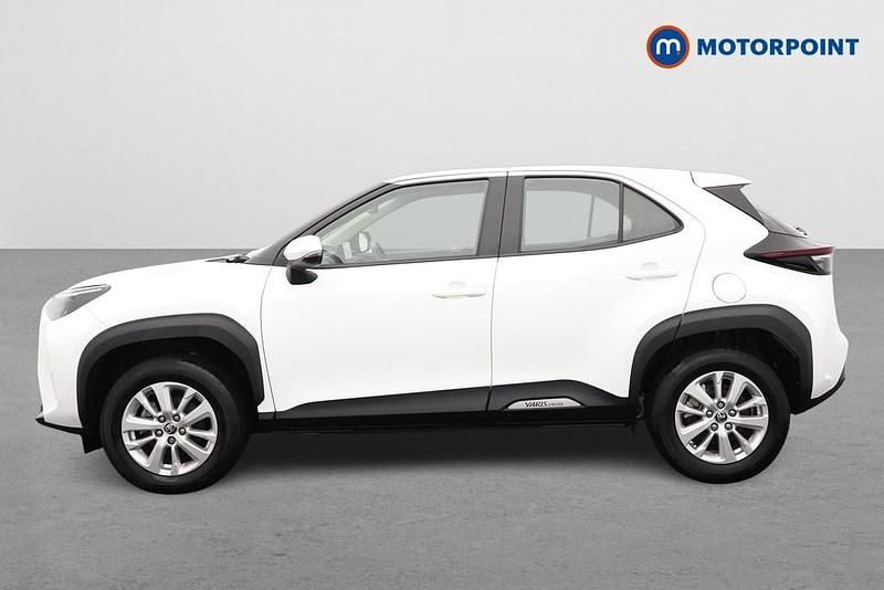 Used Toyota Yaris Hybrid 2023 White Hatchback