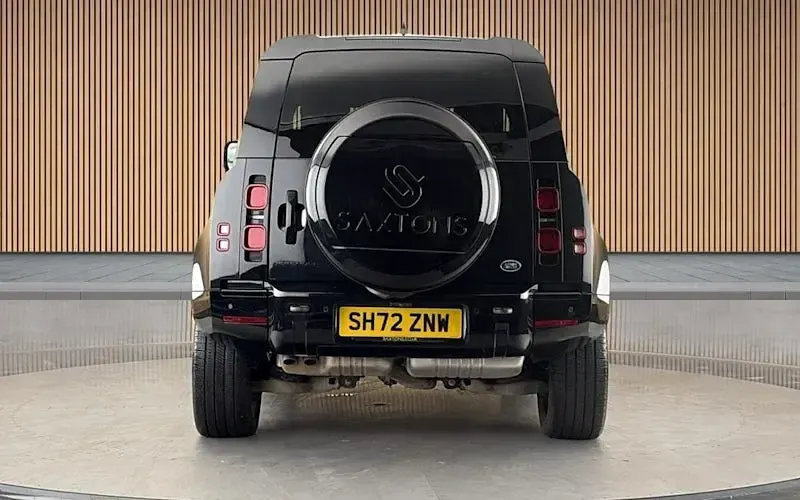 Used Land Rover Defender HSE Dynamic 249 HP (183 kW) 2025 SUV