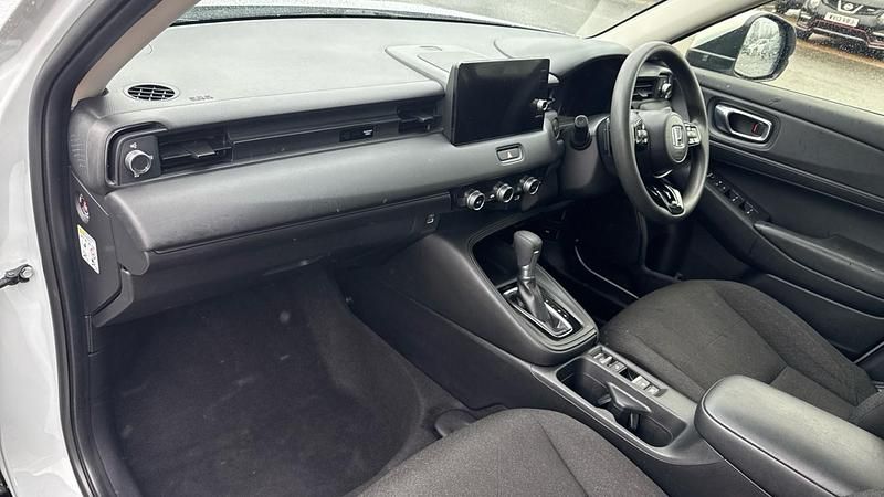 Used Honda HR-V Elegance 131 HP (96 kW) 2023 White SUV