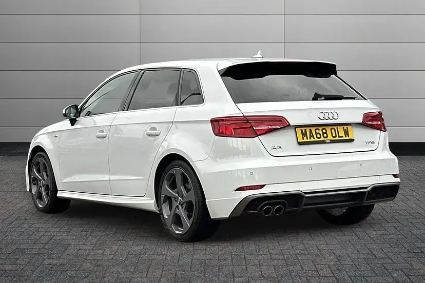 Used Audi A3 S-Line 150 HP (110 kW) 2018 White Sedan
