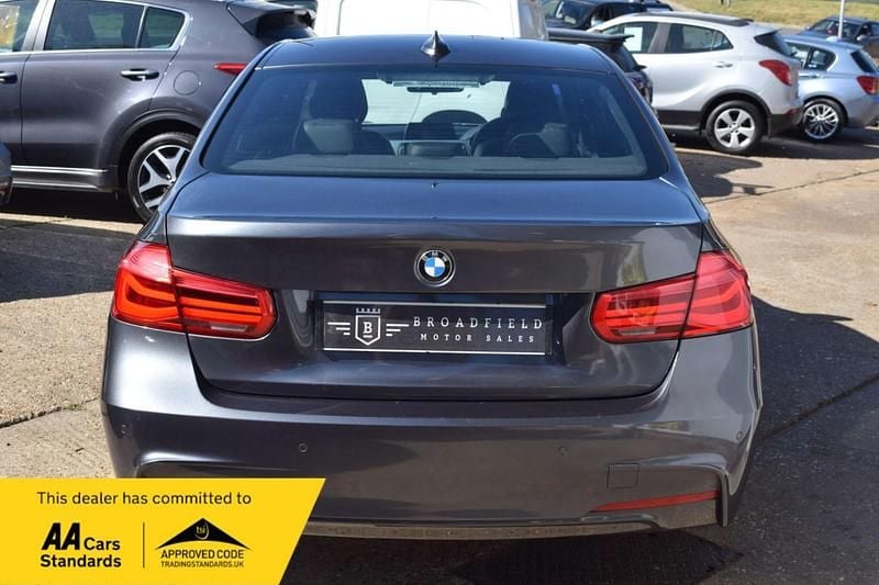 Begagnad BMW 318 M Sport 2016 Grå Sedan