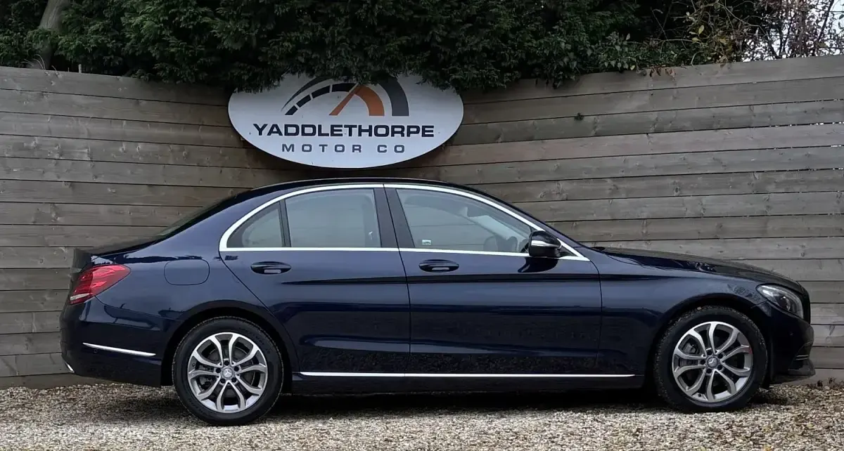 Usado Mercedes C200 184 CV (135 kW) 2014 Azul Berlina
