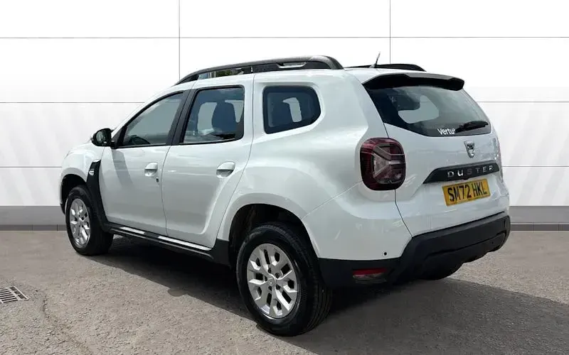 Used Dacia Duster Comfort 90 HP (66 kW) 2022 White SUV