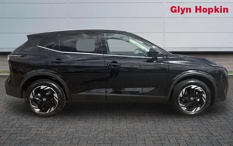 New Nissan Qashqai N-Connecta 140 HP (102 kW) 2026 Black SUV